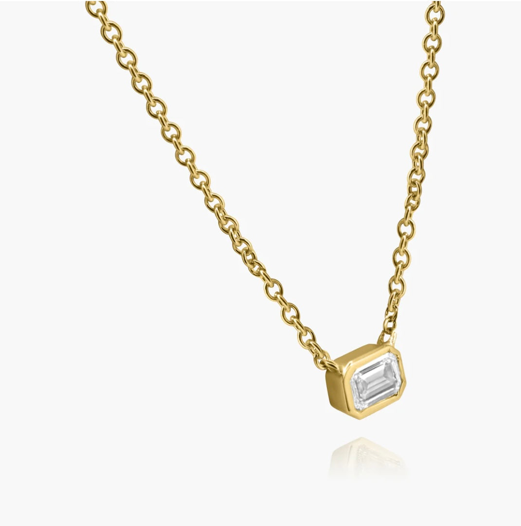 14K Gold Dainty Emerald Cut Diamond Bezel Setting Necklace, 14K yellow Gold Necklace, 14K yellow Gold pendant Necklace, Natural Emerald Diamond pendant, bezel setting emerald diamond necklace, trendy diamond necklace. Daily diamond necklace.