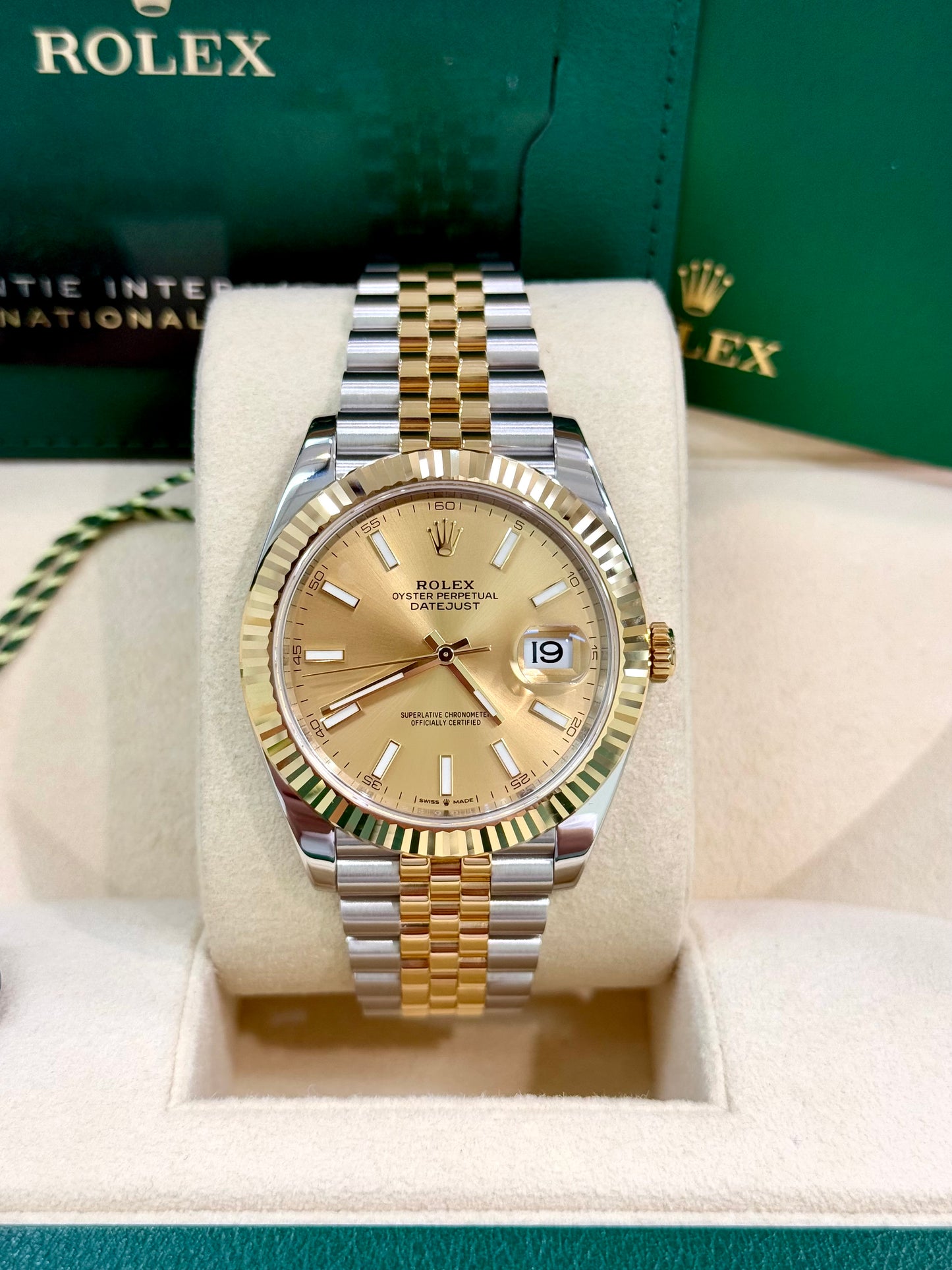 Rolex Date-just 41mm 126333 with Champagne Index Dial and Jubilee Bracelet Watch
