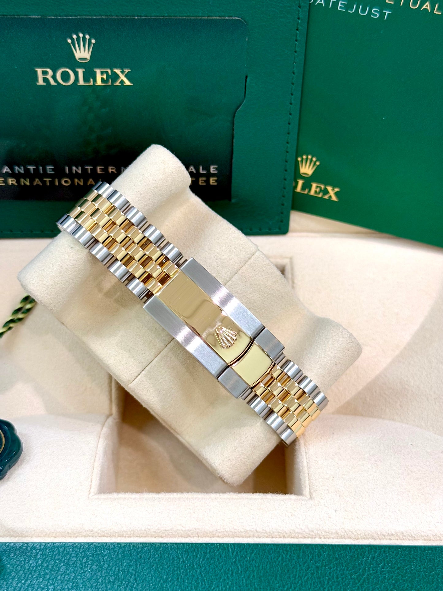 Rolex Date-just 41mm 126333 with Champagne Index Dial and Jubilee Bracelet Watch