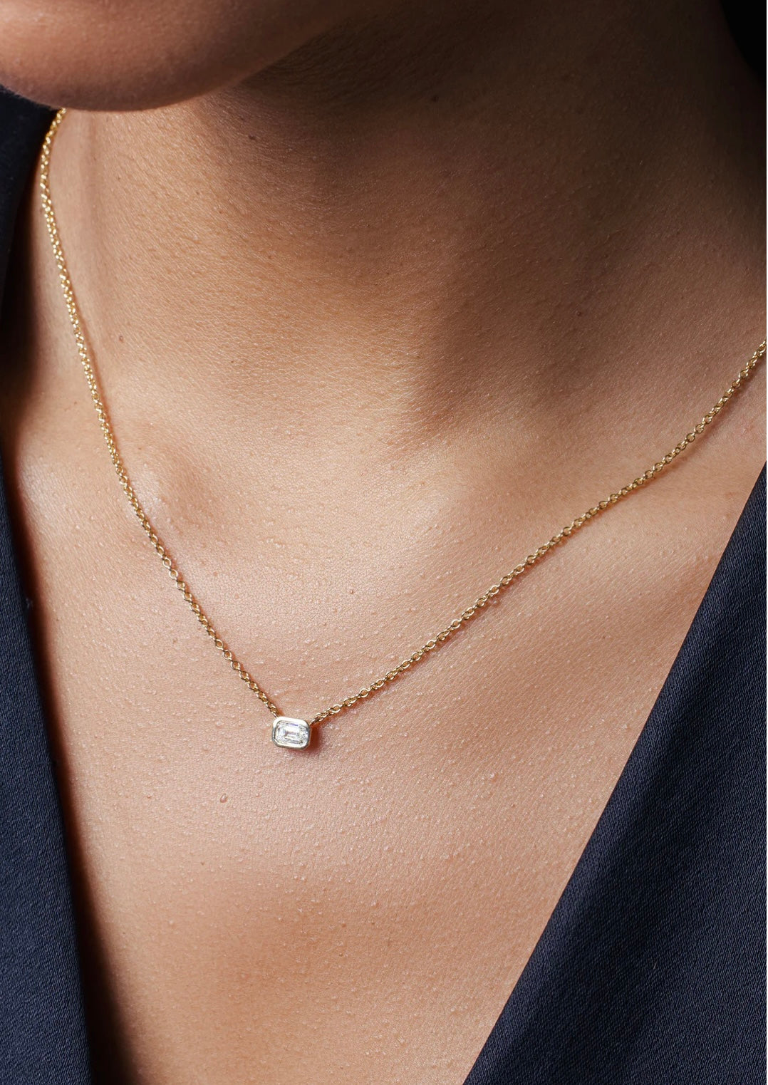 14K Gold Dainty Emerald Cut Diamond Bezel Setting Necklace, 14K yellow Gold Necklace, 14K yellow Gold pendant Necklace, Natural Emerald Diamond pendant, bezel setting emerald diamond necklace, trendy diamond necklace. Daily diamond necklace.