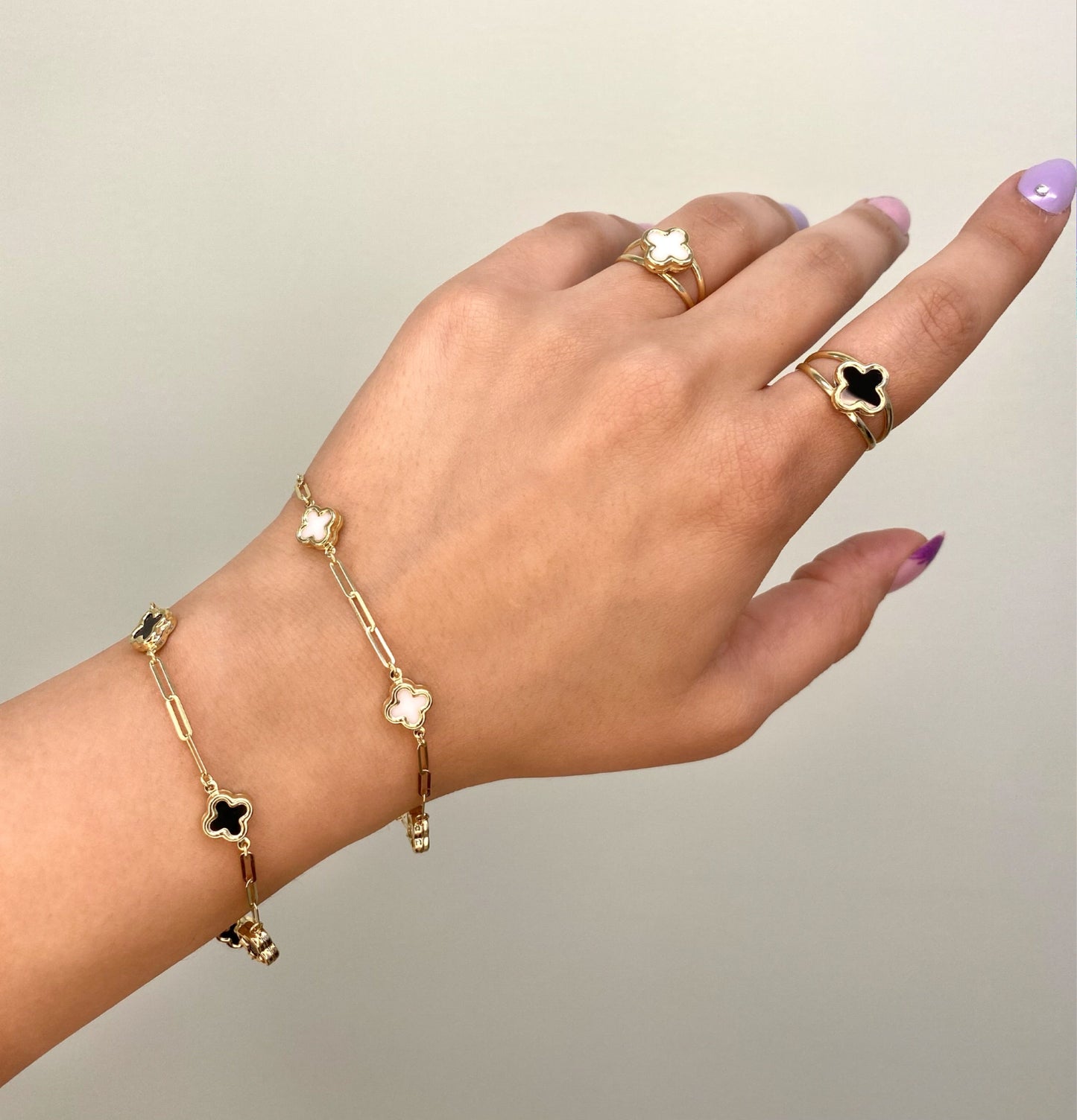 14K Solid Yellow Gold Clover Ring, trendy gold ring, solid yellow gold ring, white clover ring, black clover ring, trendy gold ring, gift, mother’s day gift., valentine’s day gift, birthday gift, anniversary gift.