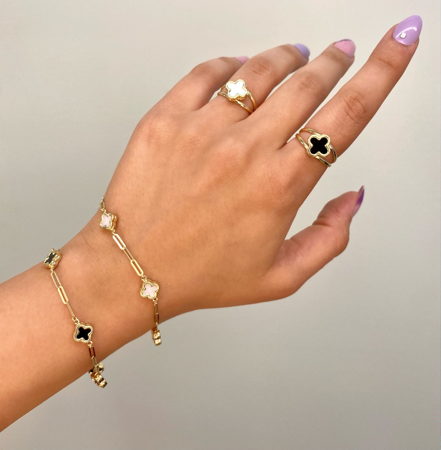 14K Solid Yellow Gold Clover Ring, trendy gold ring, solid yellow gold ring, white clover ring, black clover ring, trendy gold ring, gift, mother’s day gift., valentine’s day gift, birthday gift, anniversary gift.