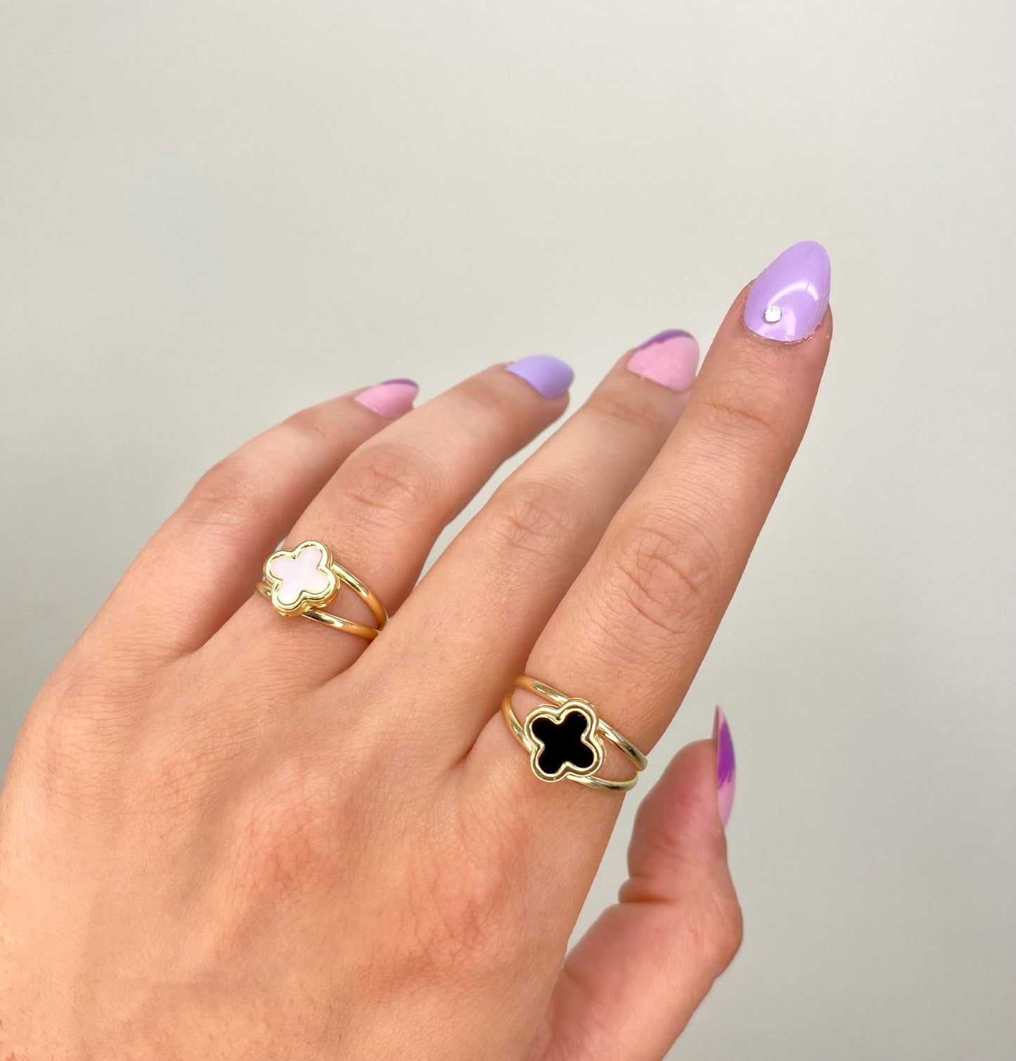14K Solid Yellow Gold Clover Ring, trendy gold ring, solid yellow gold ring, white clover ring, black clover ring, trendy gold ring, gift, mother’s day gift., valentine’s day gift, birthday gift, anniversary gift.