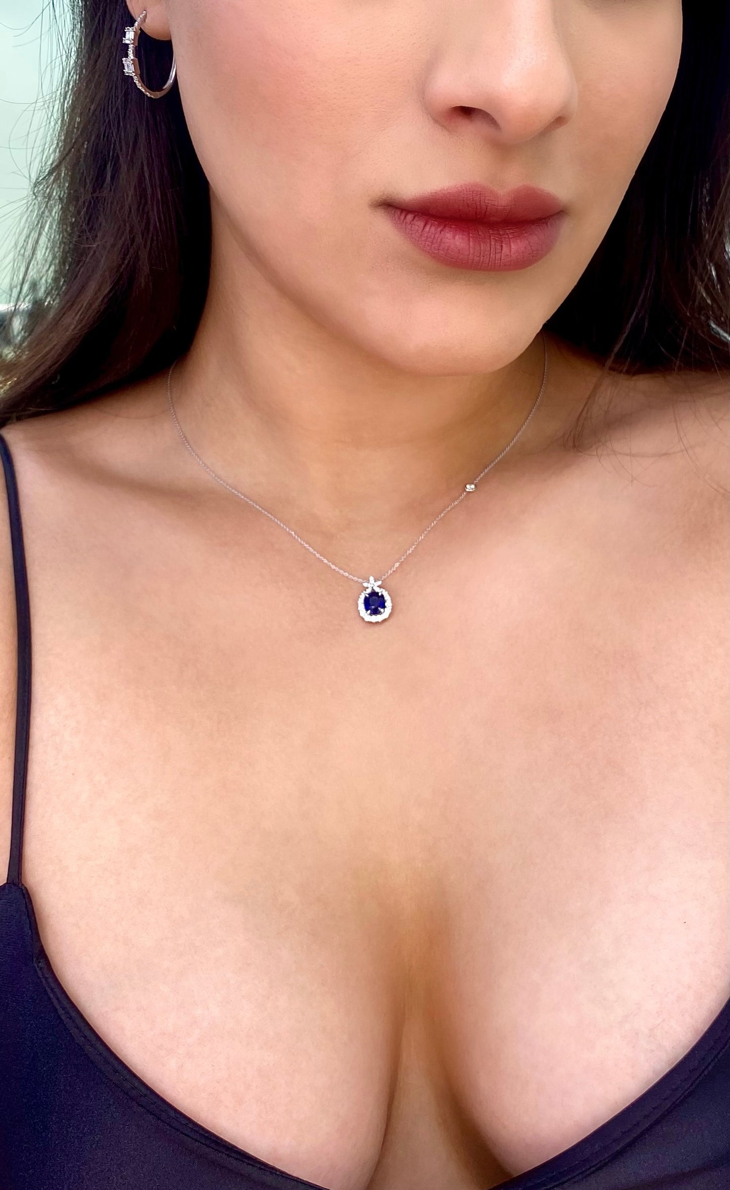 18K White Gold Blue Sapphire and Diamond Pendant Chain Necklace