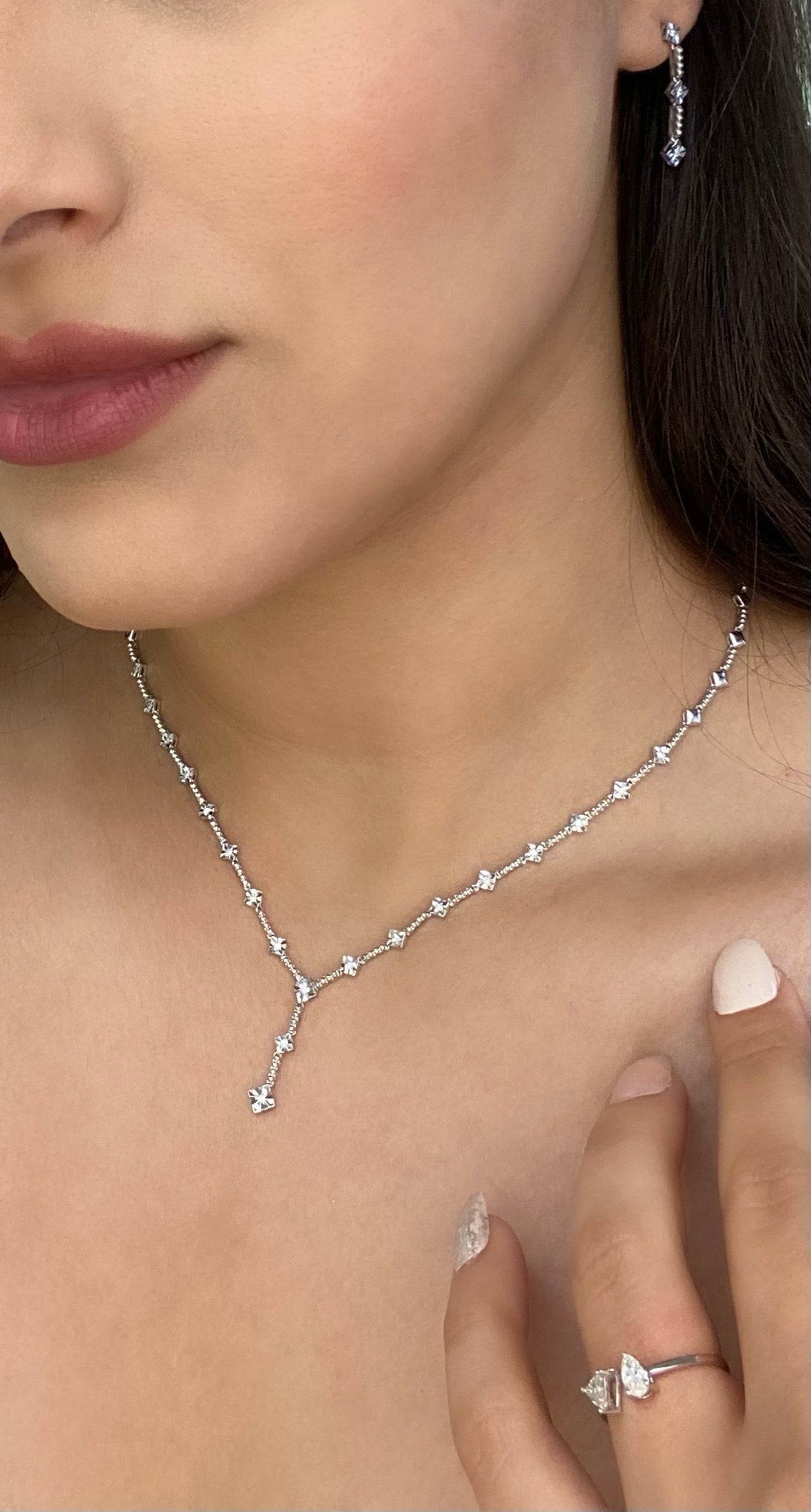14K White Gold Diamond Drop Earrings