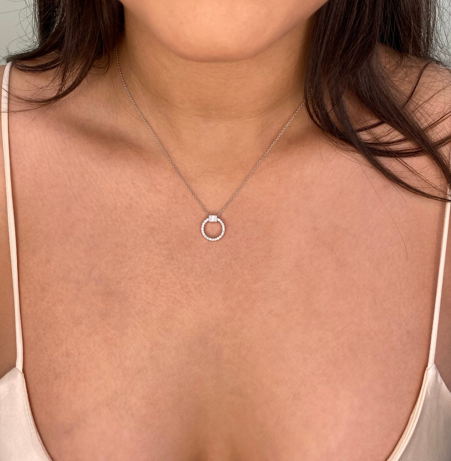 18K White Gold Diamond Circle Chain Necklace