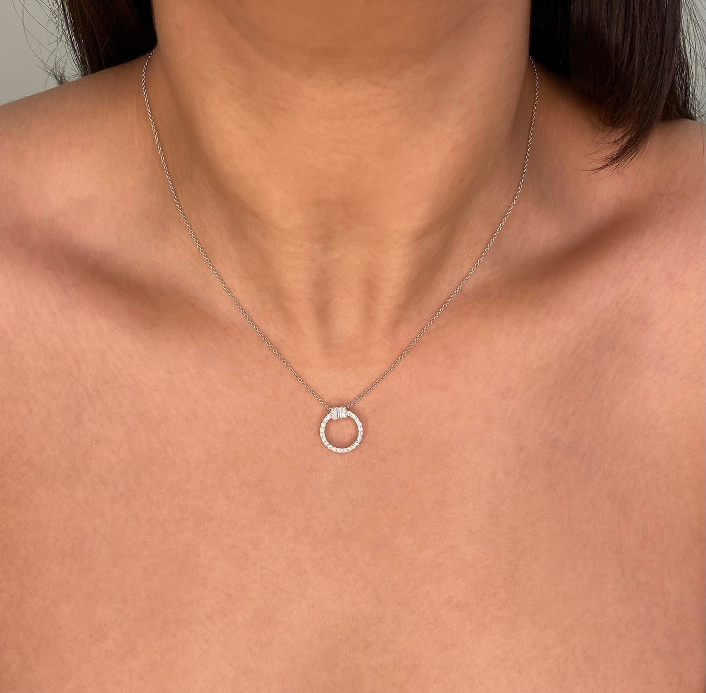 18K White Gold Diamond Circle Chain Necklace
