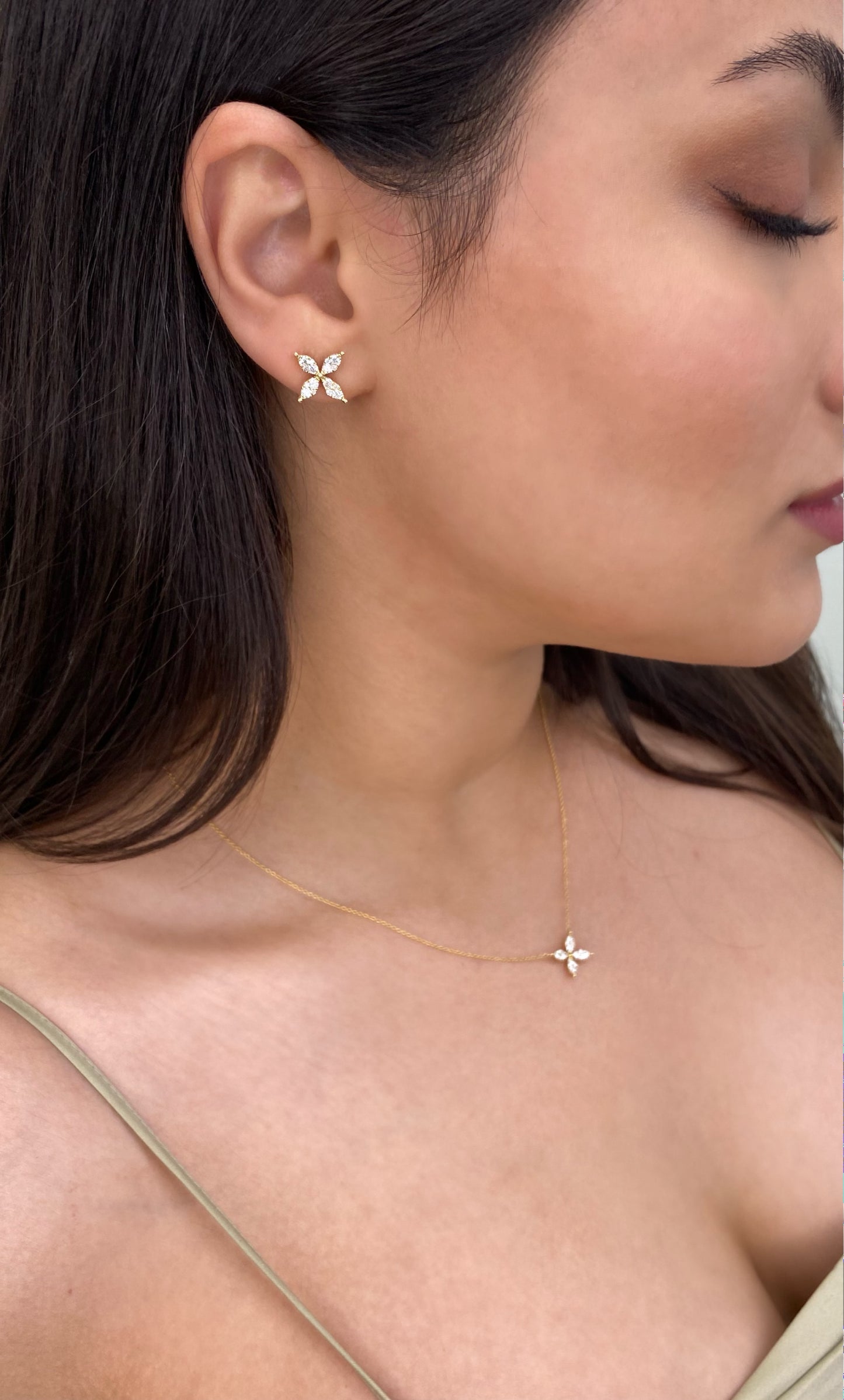 Trendy 14K Solid Gold Diamond Flower Eearrings
