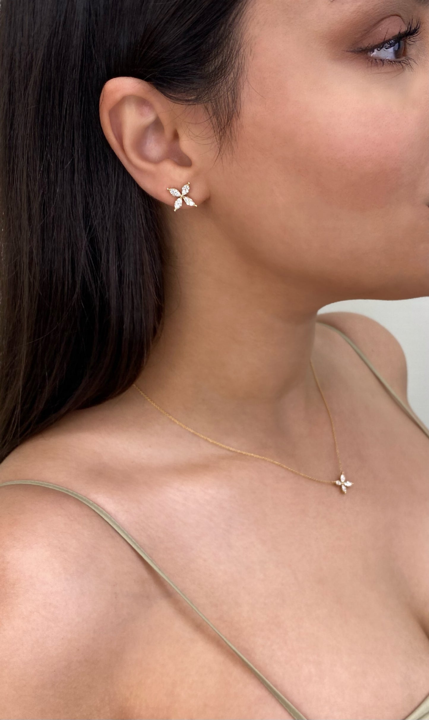 Trendy 14K Solid Gold Diamond Flower Eearrings