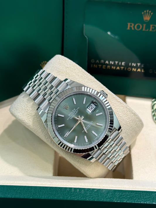 126334 ROLEX datejust 41mm New, Stainless Steel Jubilee band with 18K White gold fluted bezel. Green index dial. Mint green dial. Date just II. 