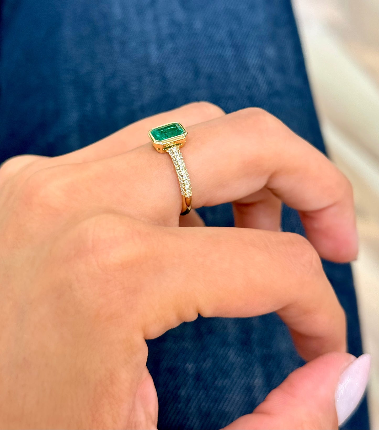 14K Solid Yellow Gold Green Emerald and Diamond Ring