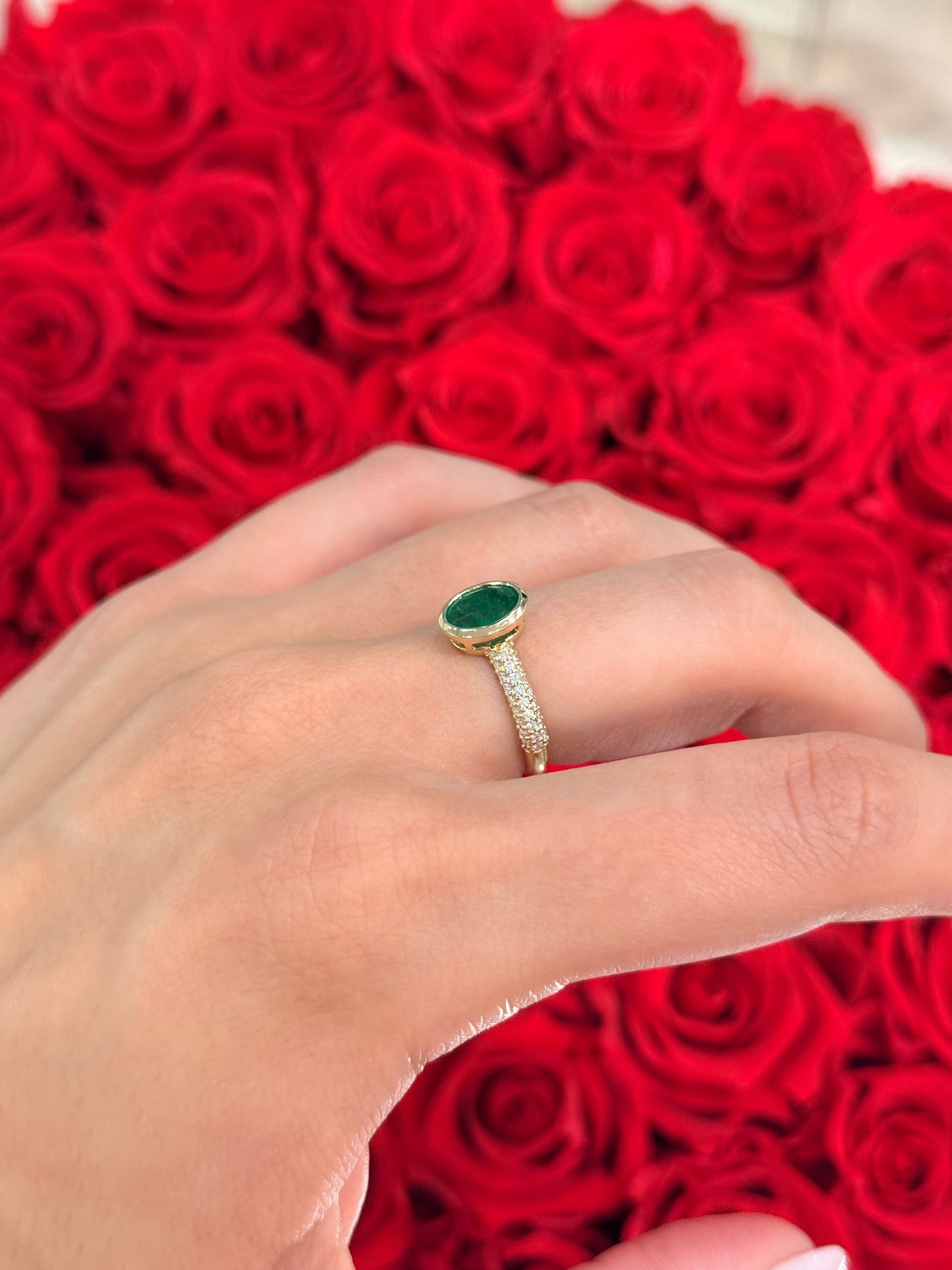 14K Solid Yellow Gold Green Emerald and Diamond Ring