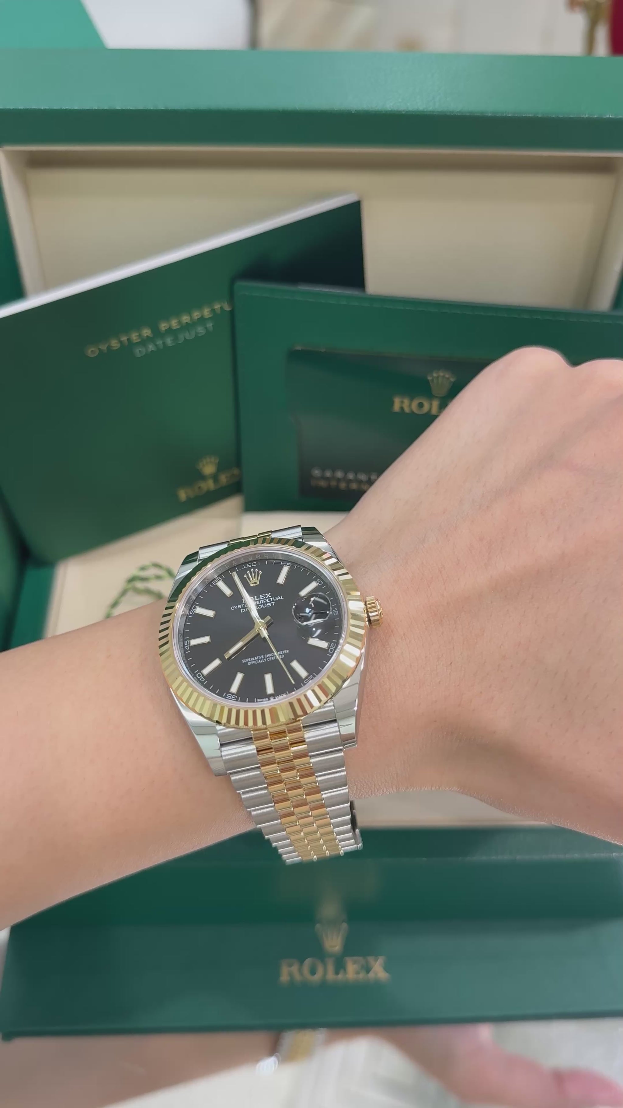 Rolex 41mm Date-Just in Two Tone Yellow Gold Jubilee Band and Black Index Dial New, 126333, classy men watch, Rolex lover. Two tone 18k yellow gold Rolex date just 2